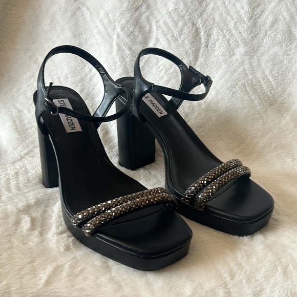 Steve Madden Shoes - Picture 2 of 9